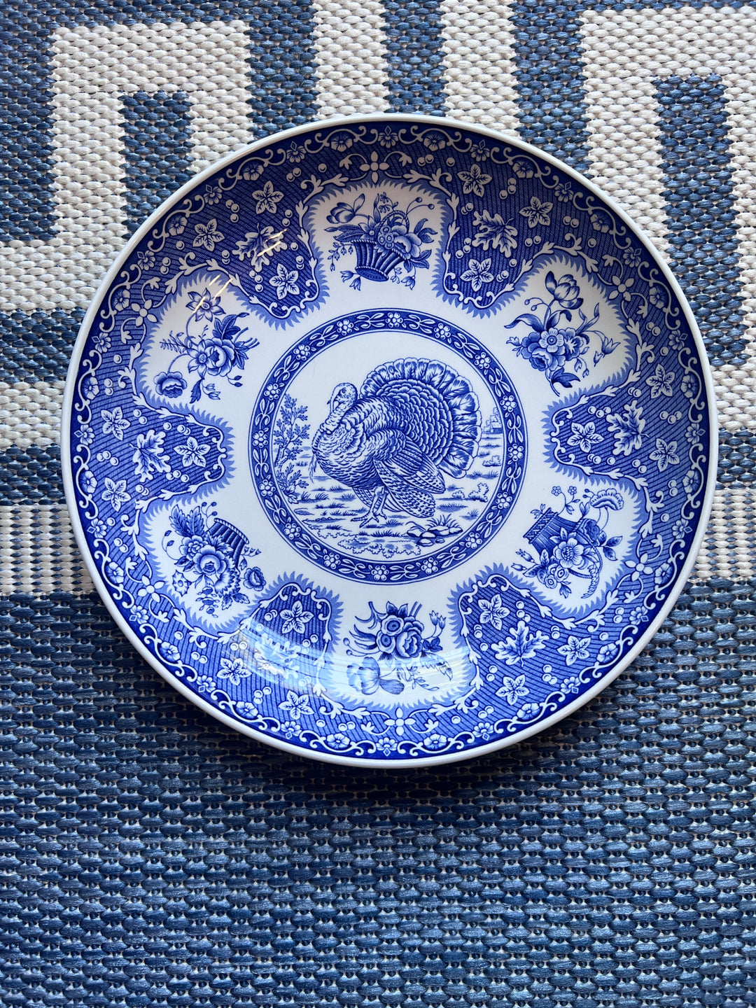 Antiques & Vintage – Affordably Chic Art
